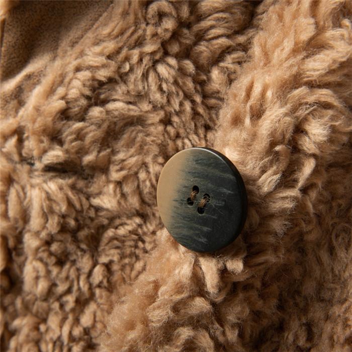 détail de fourrure de mouton tondue detail of sheep shearing fur long coats